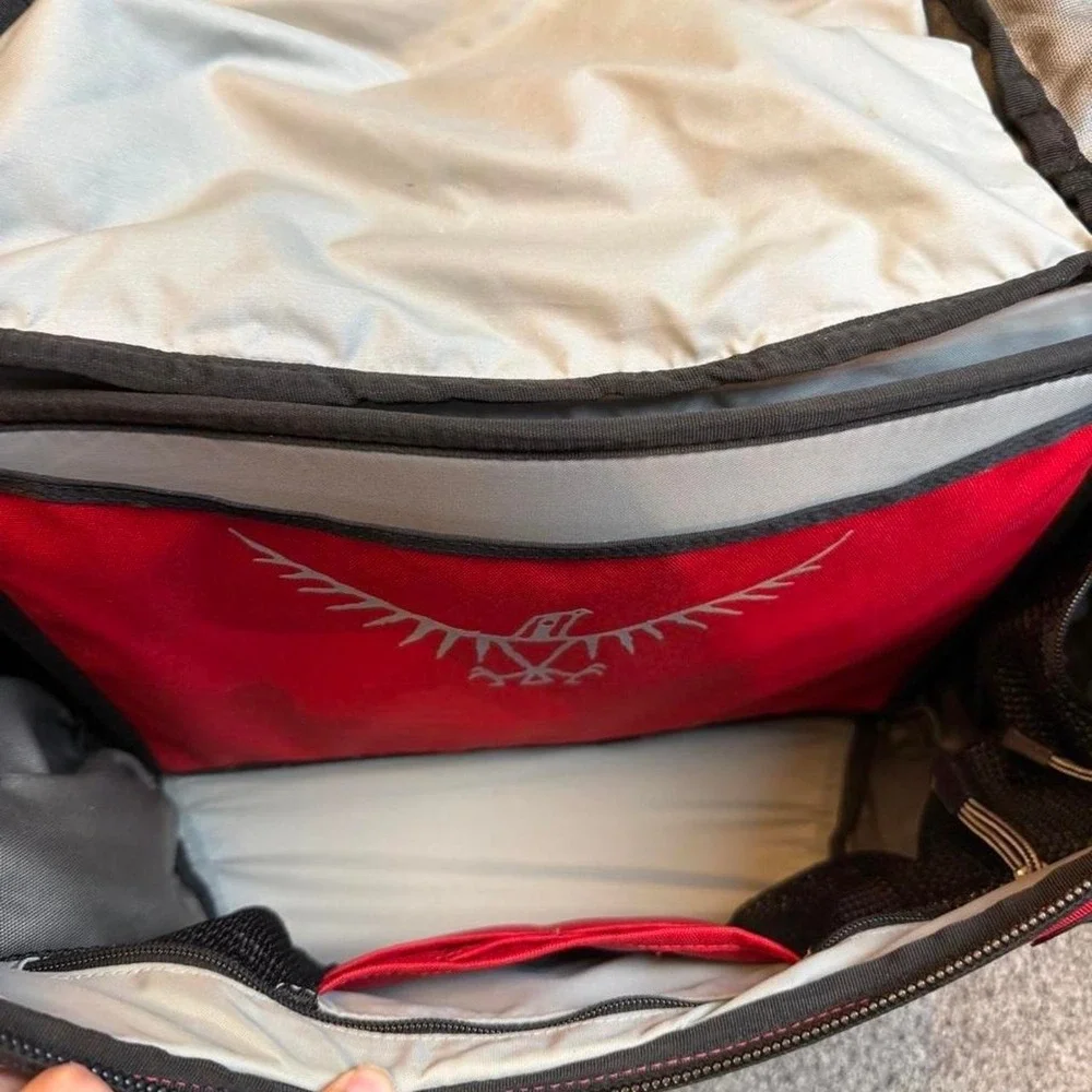 OSPREY Torque Red Black Zip Crossbody Messenger Laptop Shoulder‎ BAG